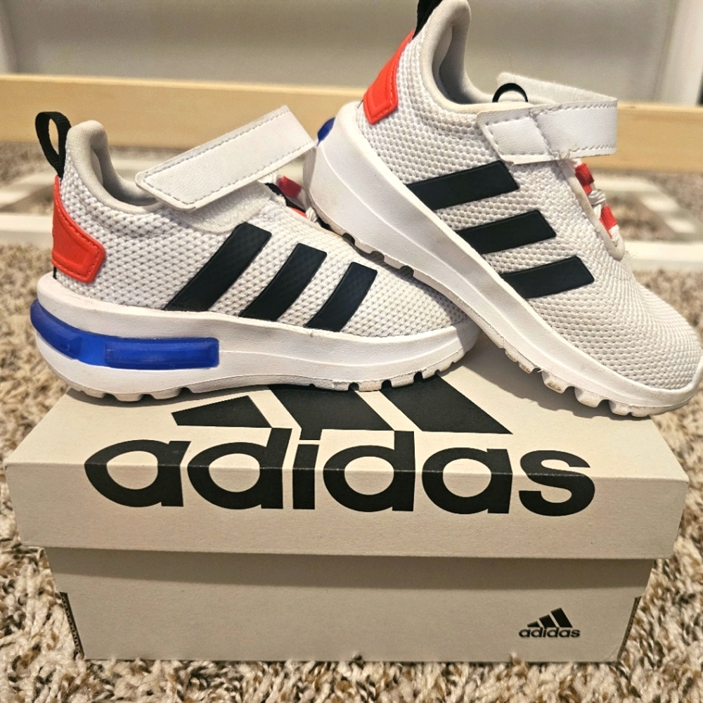 Adidas racer TR23 Size 6C